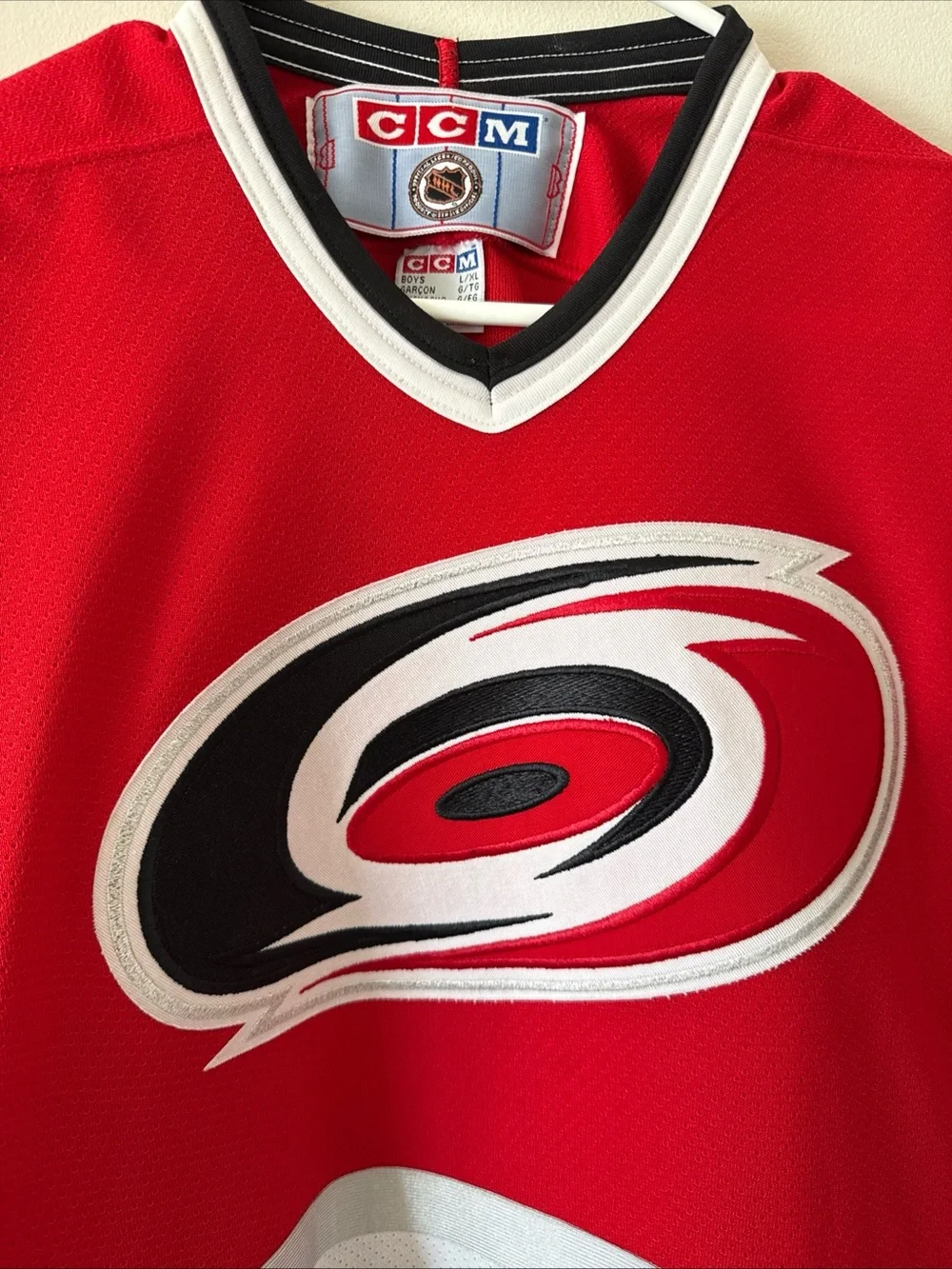 Boy’s CCM Carolina Hurricanes Official NHL Jersey Sz Youth L/XL - Red RARE
